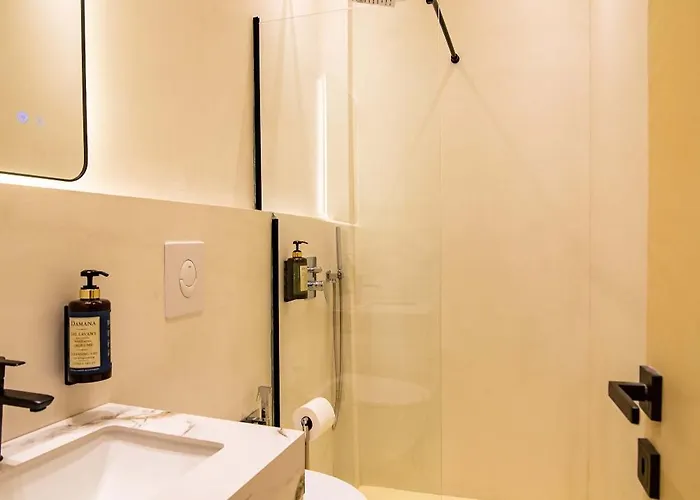 Super Center Apartment