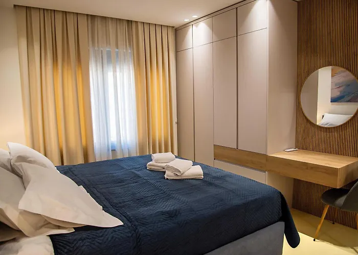 Super Center Apartment